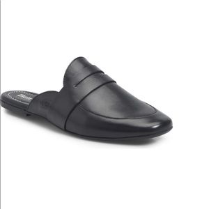 NWOT Born CAYO Slip-on tailored loafer. Size 8